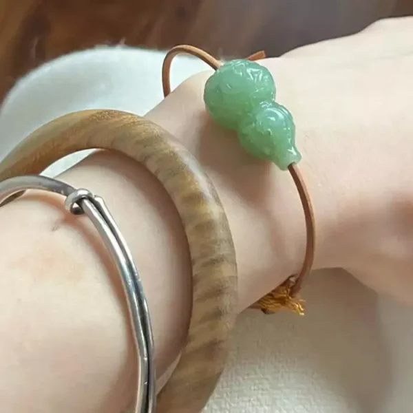 Hetian jadeHetian jade