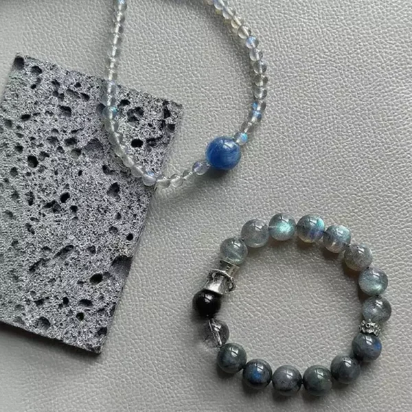 -Blue-Flash-Labradorite-Black-Rutile-Quartz